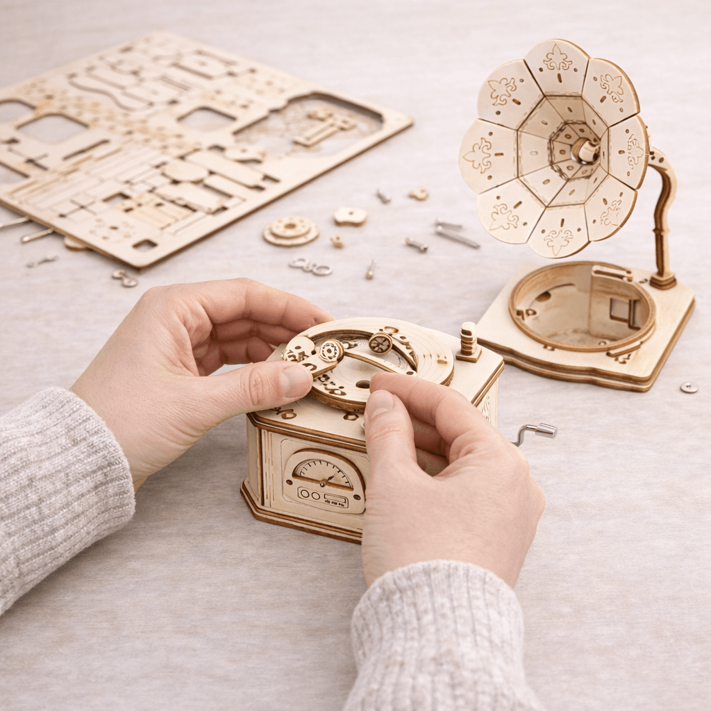DIY Hand-Crank Wooden Gramophone Music Box product detail image 9