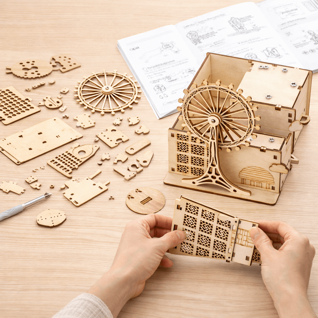 DIY Hand-Crank Ferris Wheel Music Box Pen Holder product detail image 3